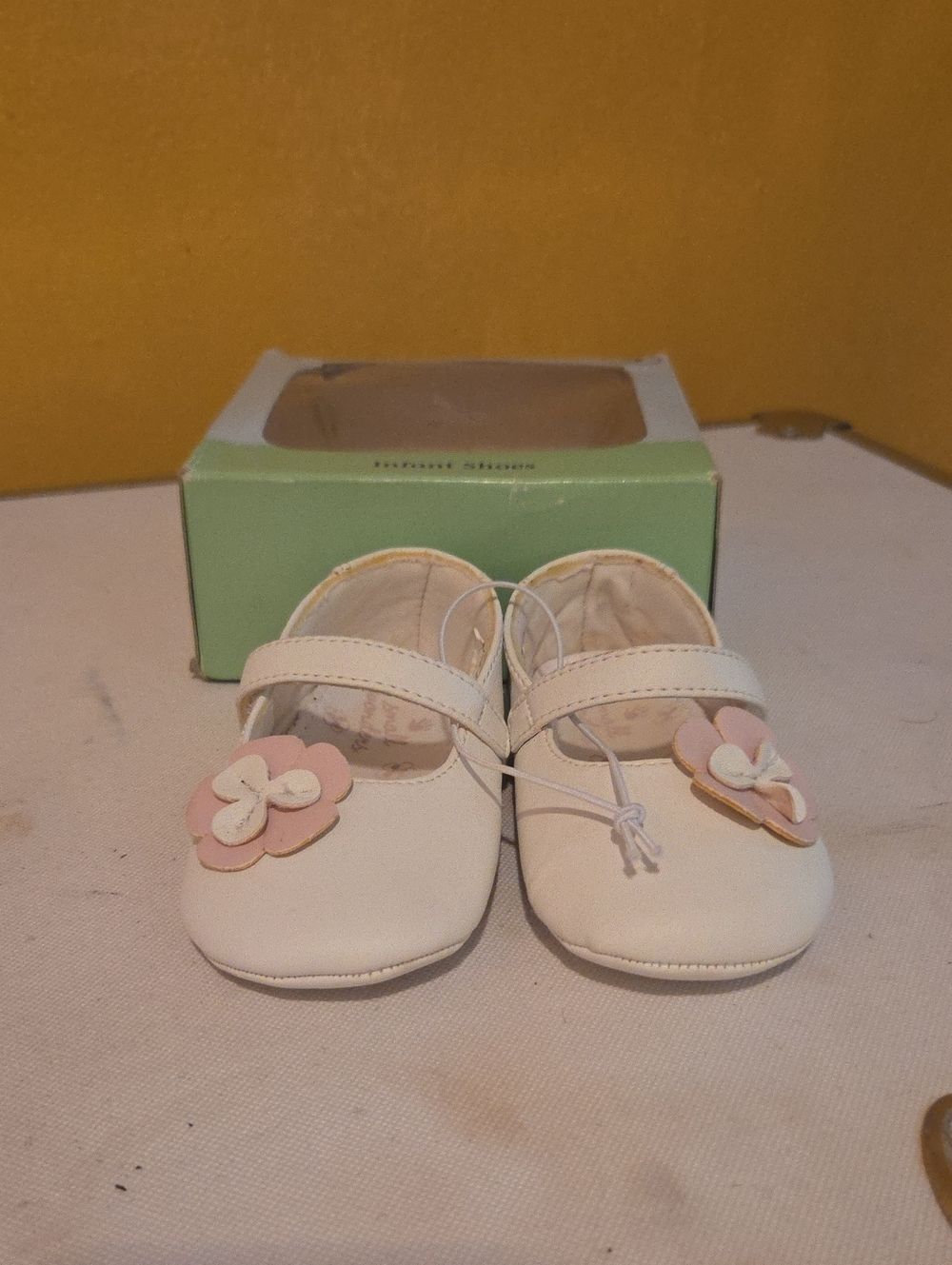 NWT Baby Girls Cream Mary Jane Shoes with Pink Flower Accent